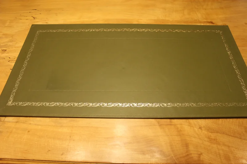Desk pad 13 — Scrolling leaf border · wide format