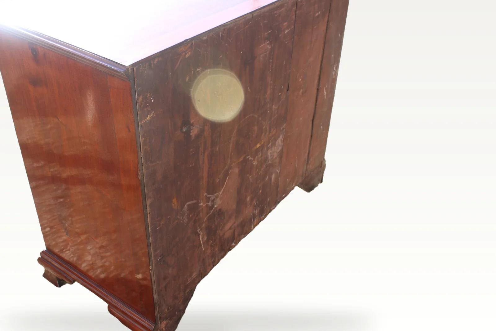 A fine mahogany George III period chest of drawers — view 10