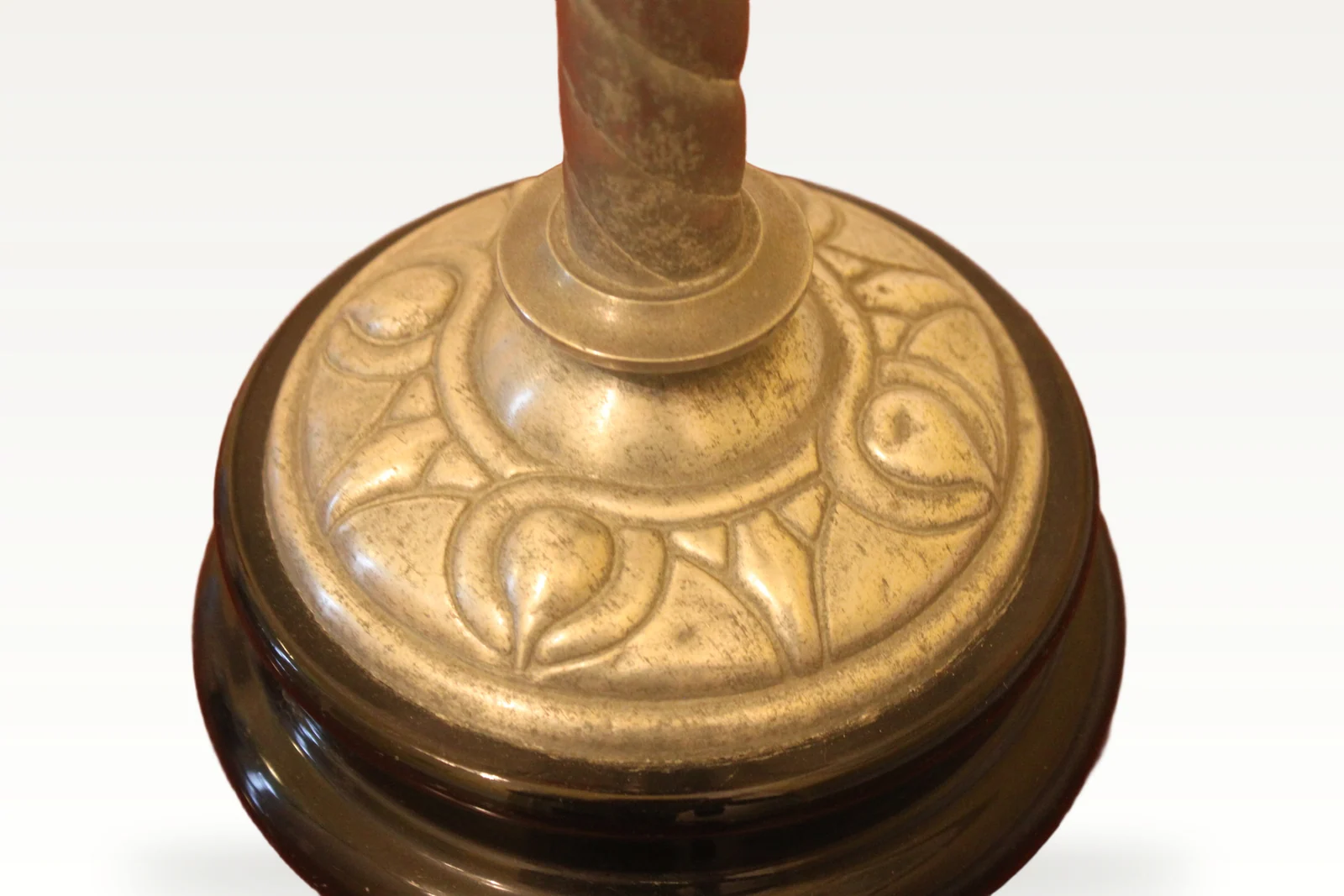 Arts & crafts Victorian pewter and glass oil lamp — view 8