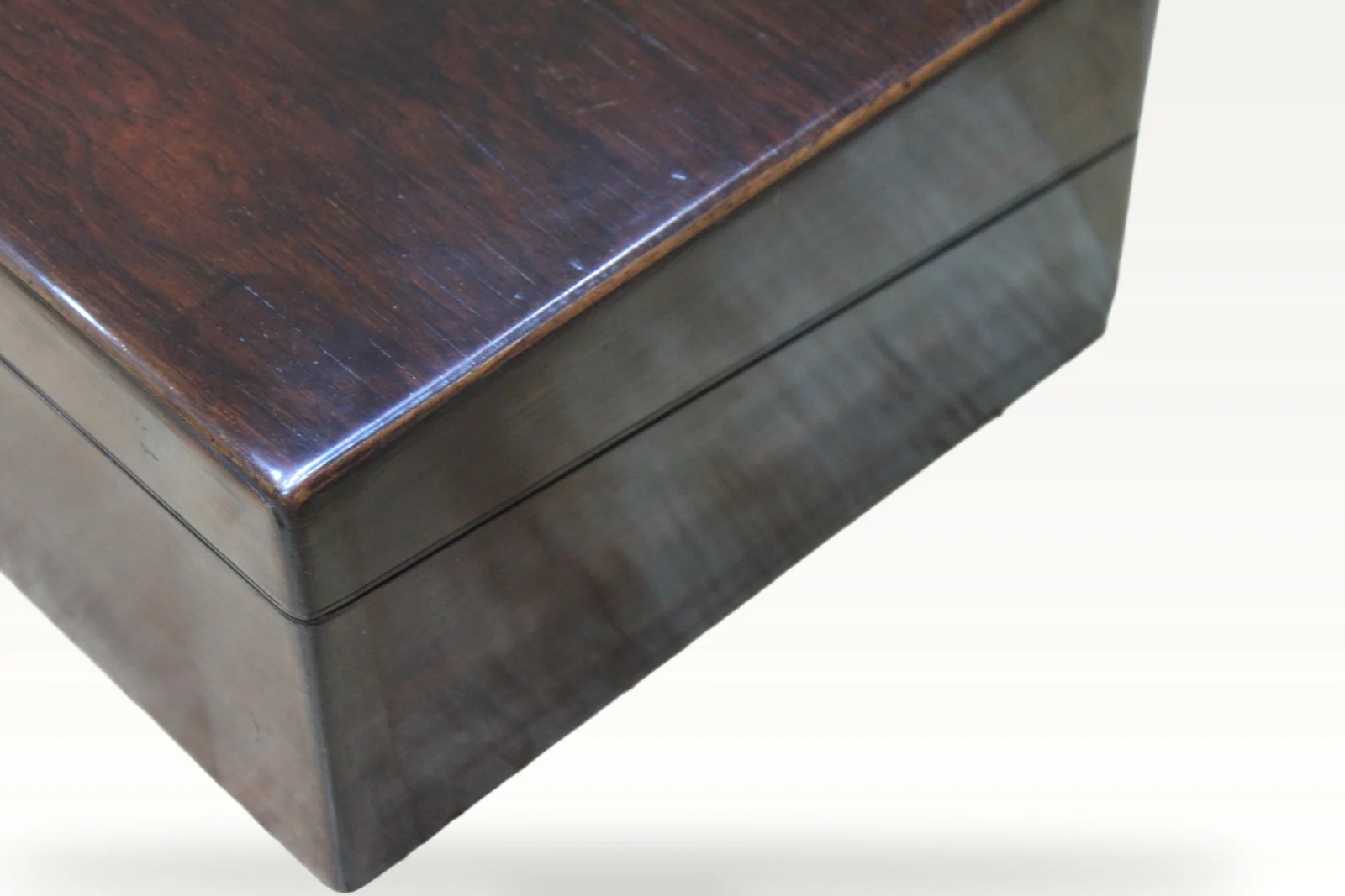 An early Victorian rosewood writing slope — view 5