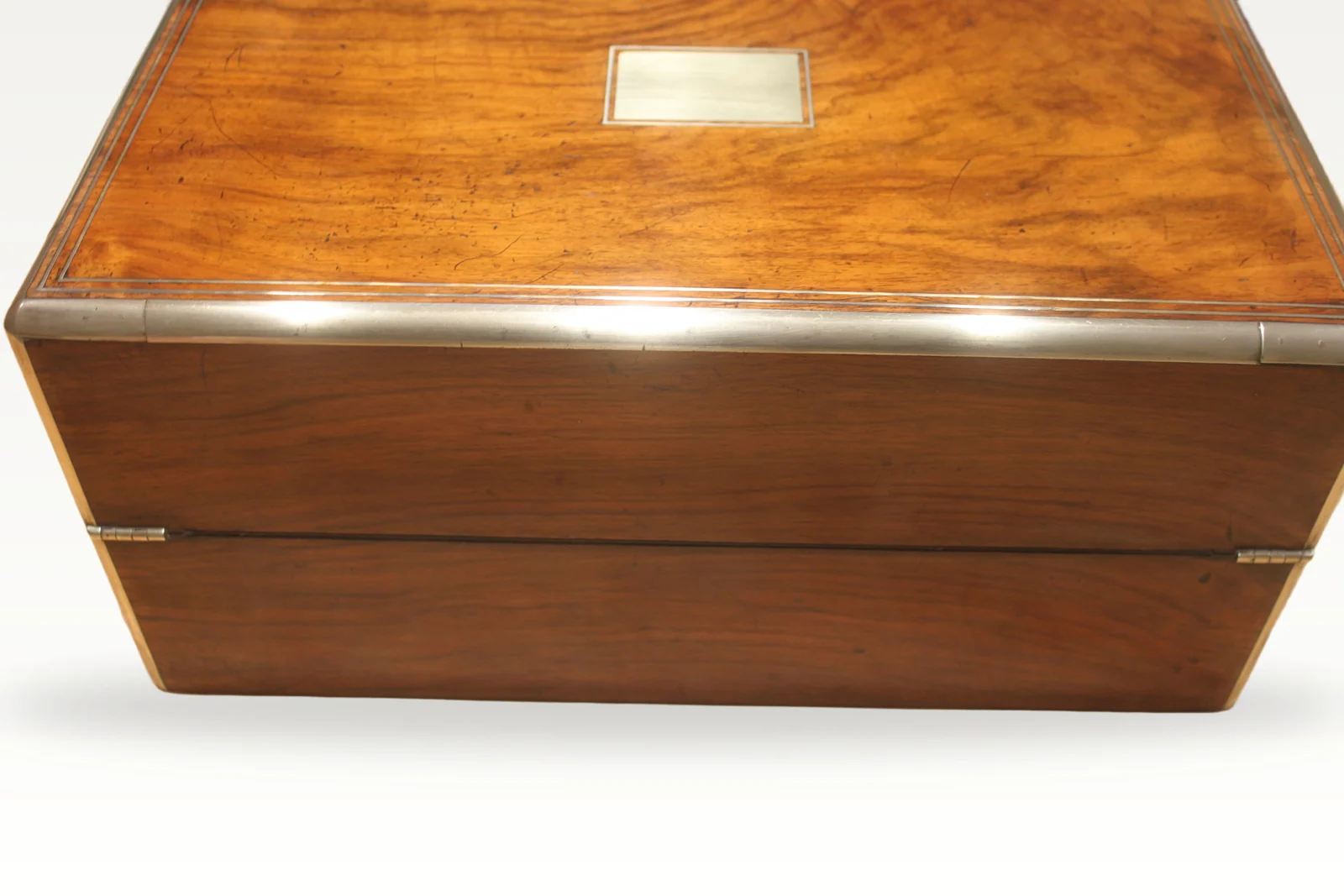 Victorian figured walnut writing slope with Bramah lock and keys 4910 — view 4
