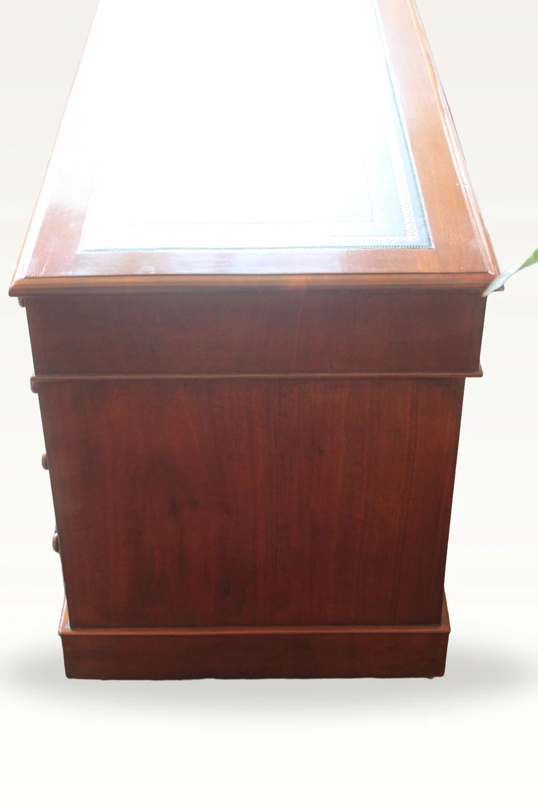 Victorian mahogany pedestal desk — view 10