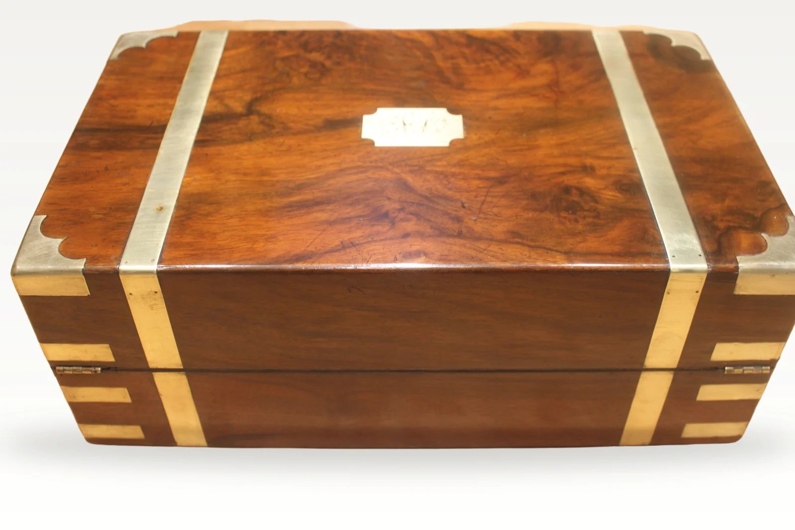 A good Victorian figured walnut brass bound writing slope + secret drawers 4914 — view 4