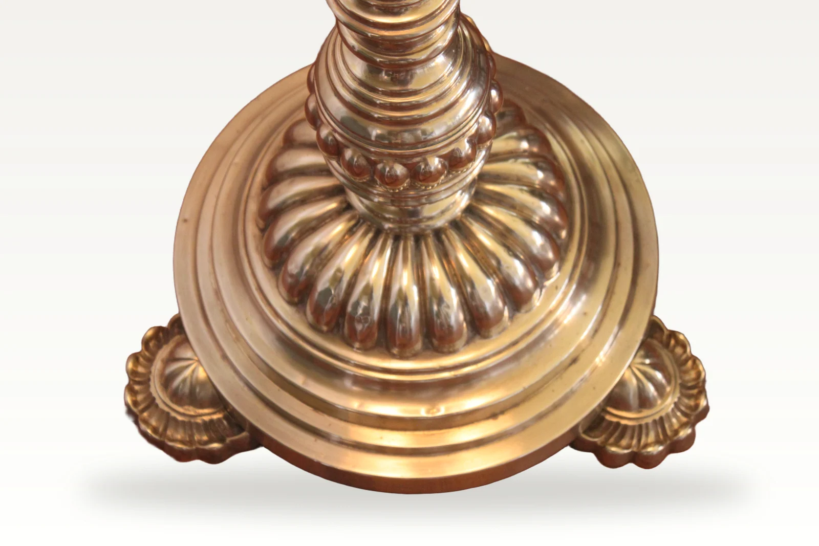 Victorian telescopic brass standard lamp — view 7
