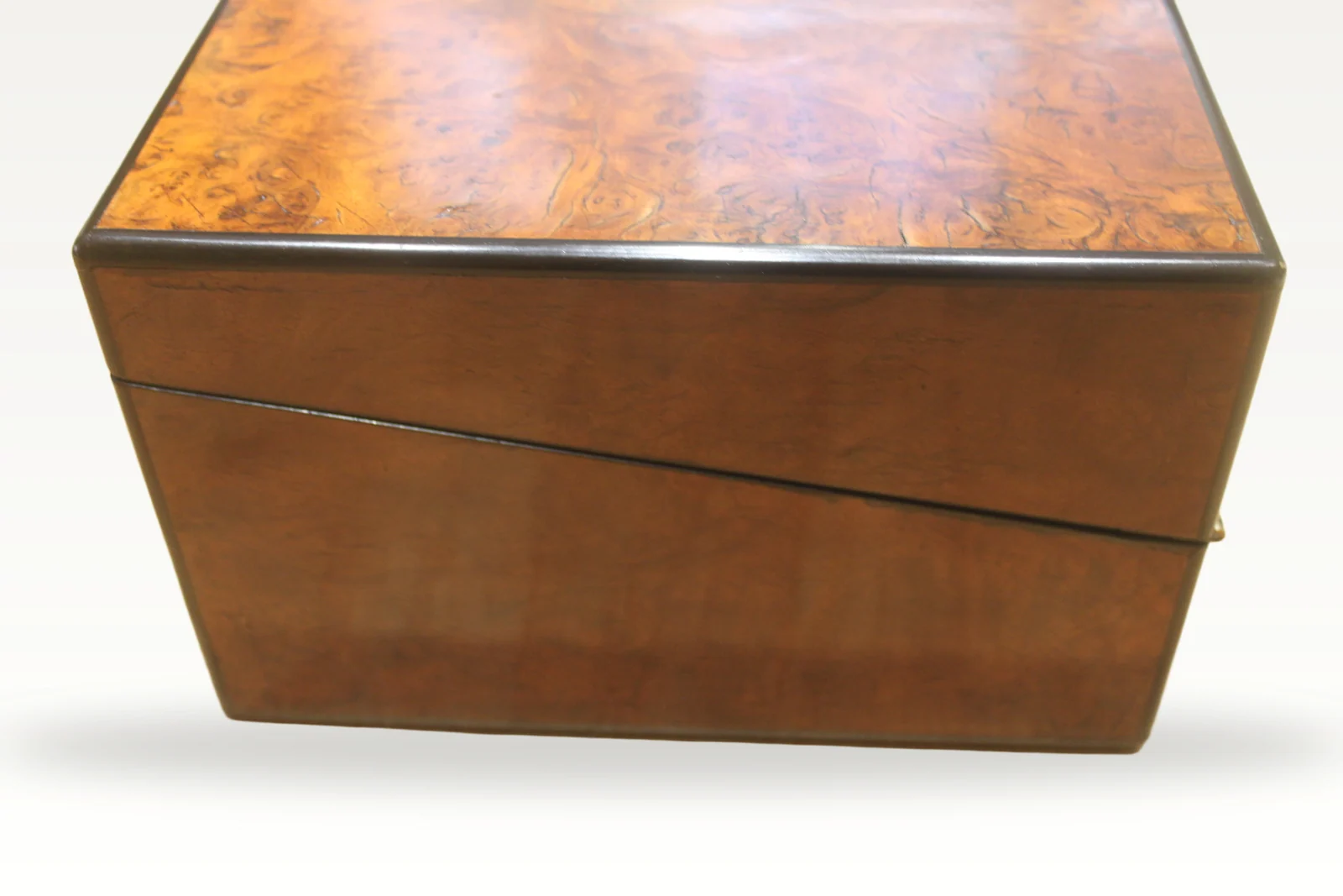 Burr walnut writing slope with secret drawers and Bramah lock — view 3