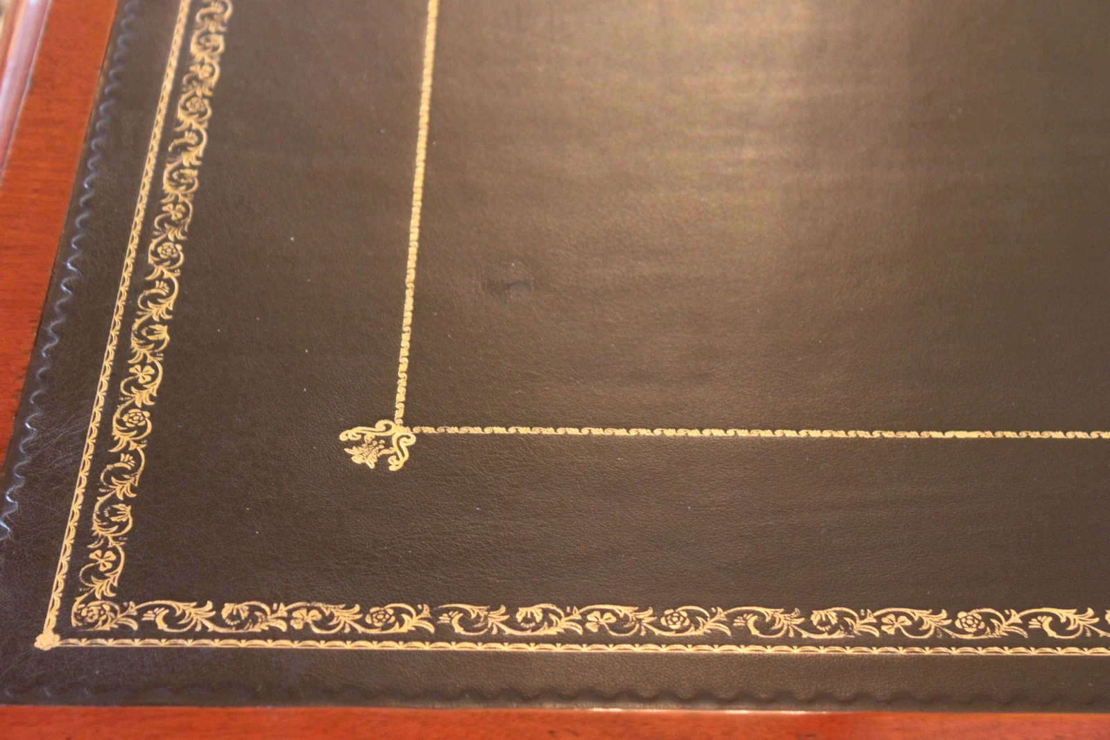 Late Georgian mahogany pedestal desk — view 11