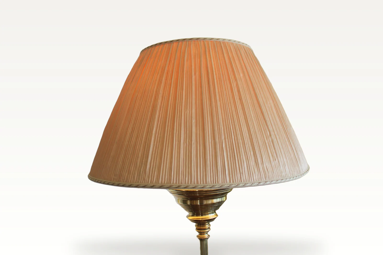 Victorian telescopic brass standard lamp — view 4
