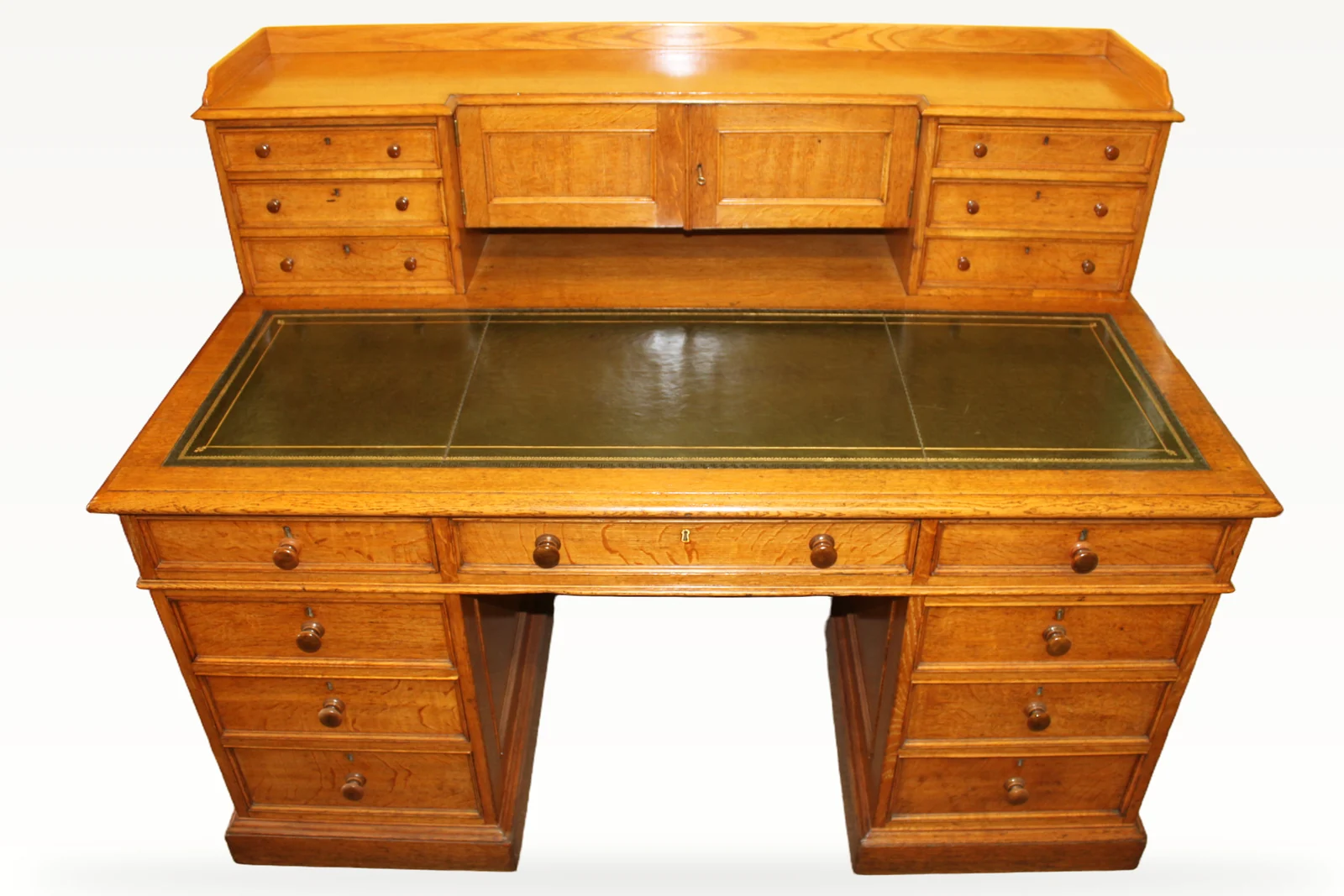A Victorian oak pedestal desk by James Lamb — view 3