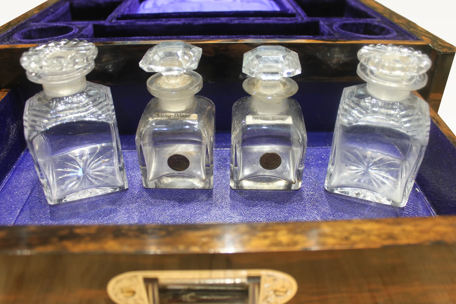 A ladies Victorian Coromandel travelling dressing and jewellery box — view 9