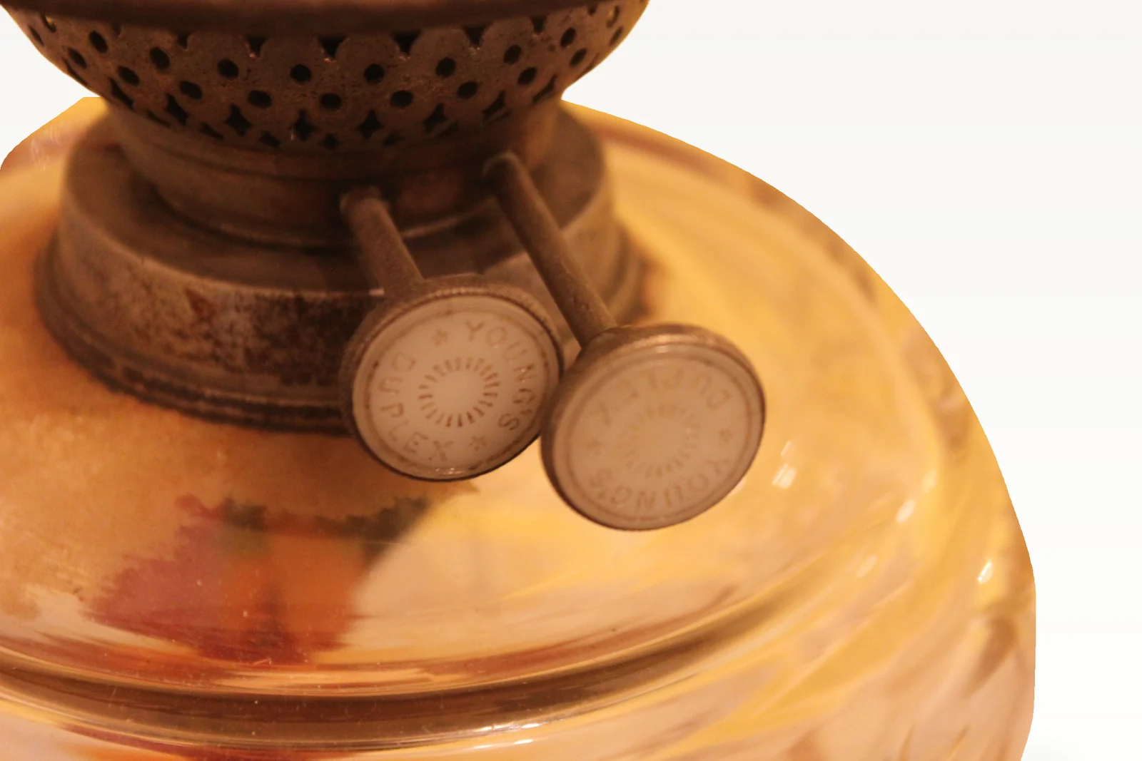 Arts & crafts Victorian pewter and glass oil lamp — view 6