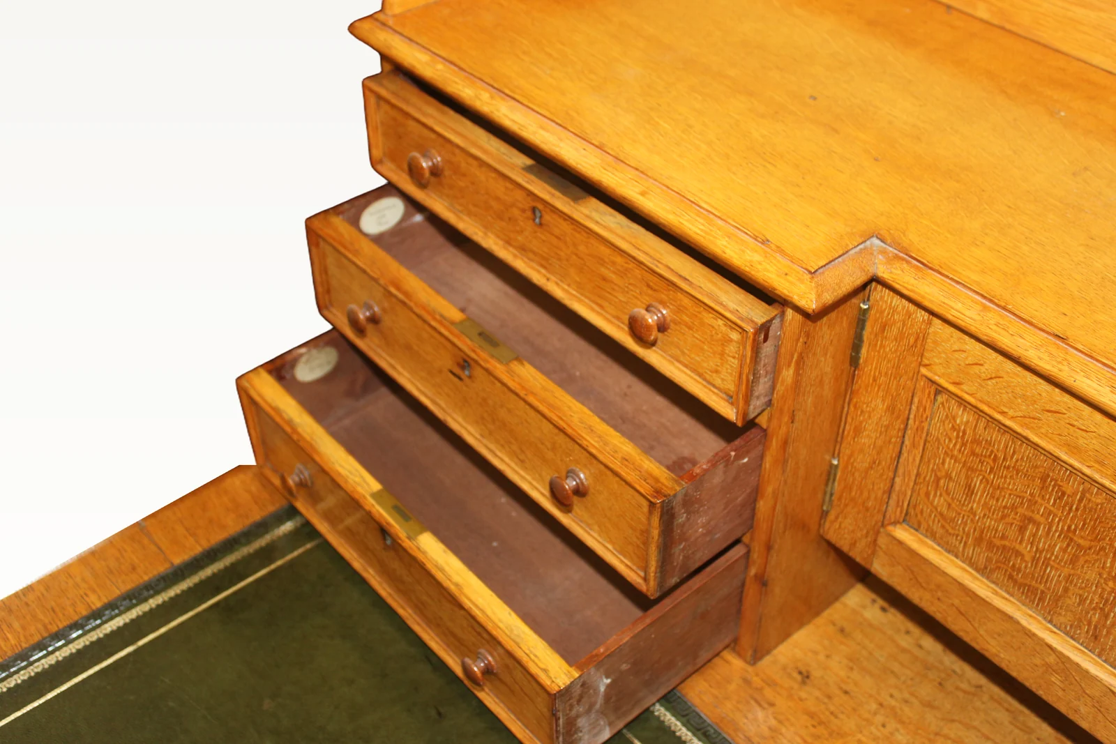 A Victorian oak pedestal desk by James Lamb — view 6