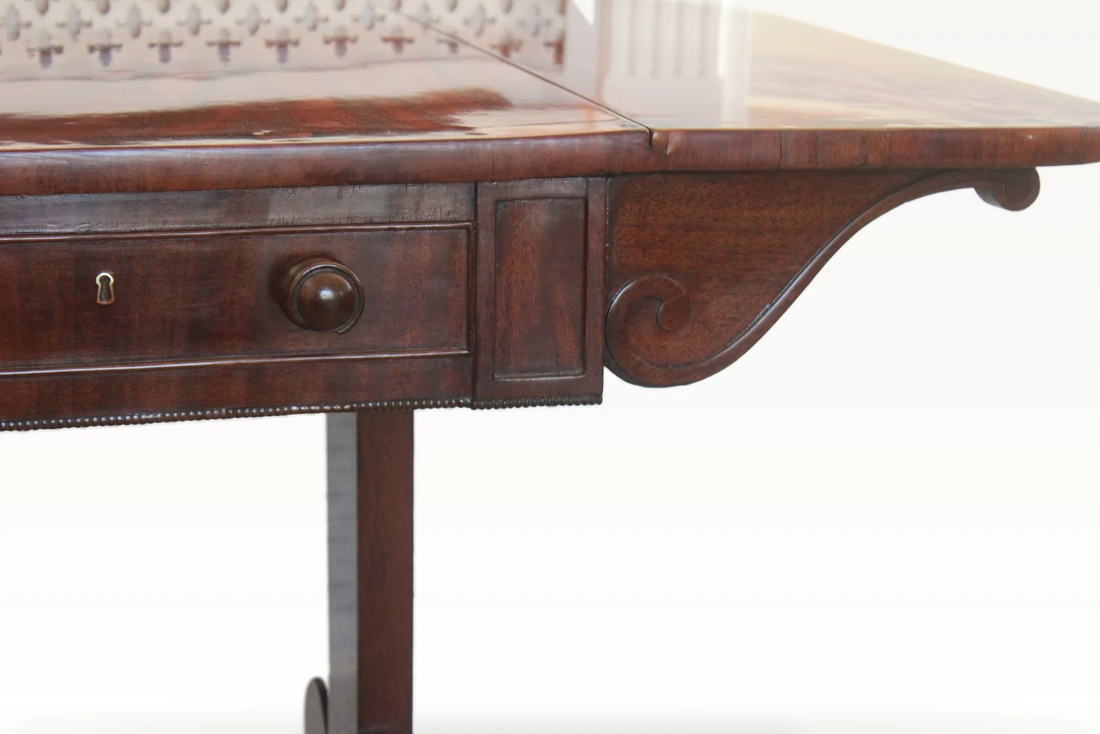 An early 19th Century mahogany sofa table — view 12