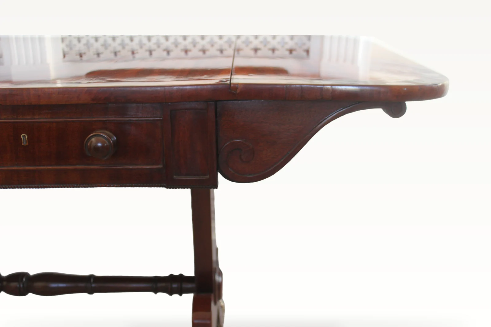 An early 19th Century mahogany sofa table — view 10