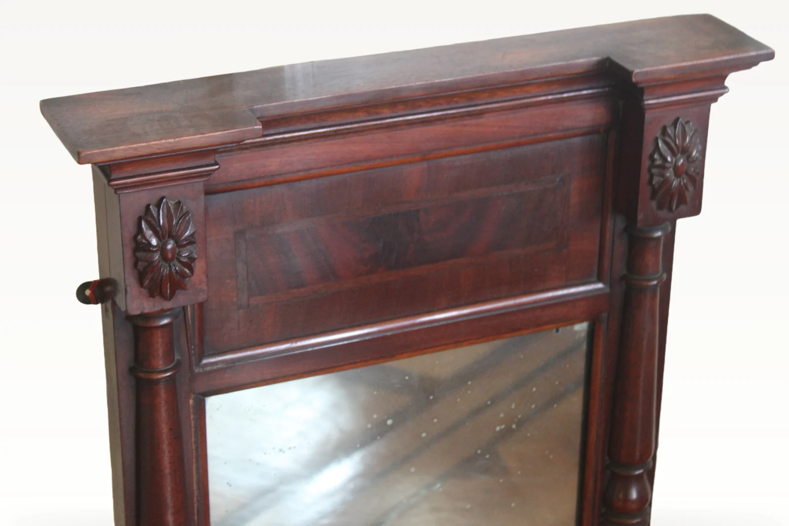 A fine late George IV mahogany pier mirror in mahogany — view 2
