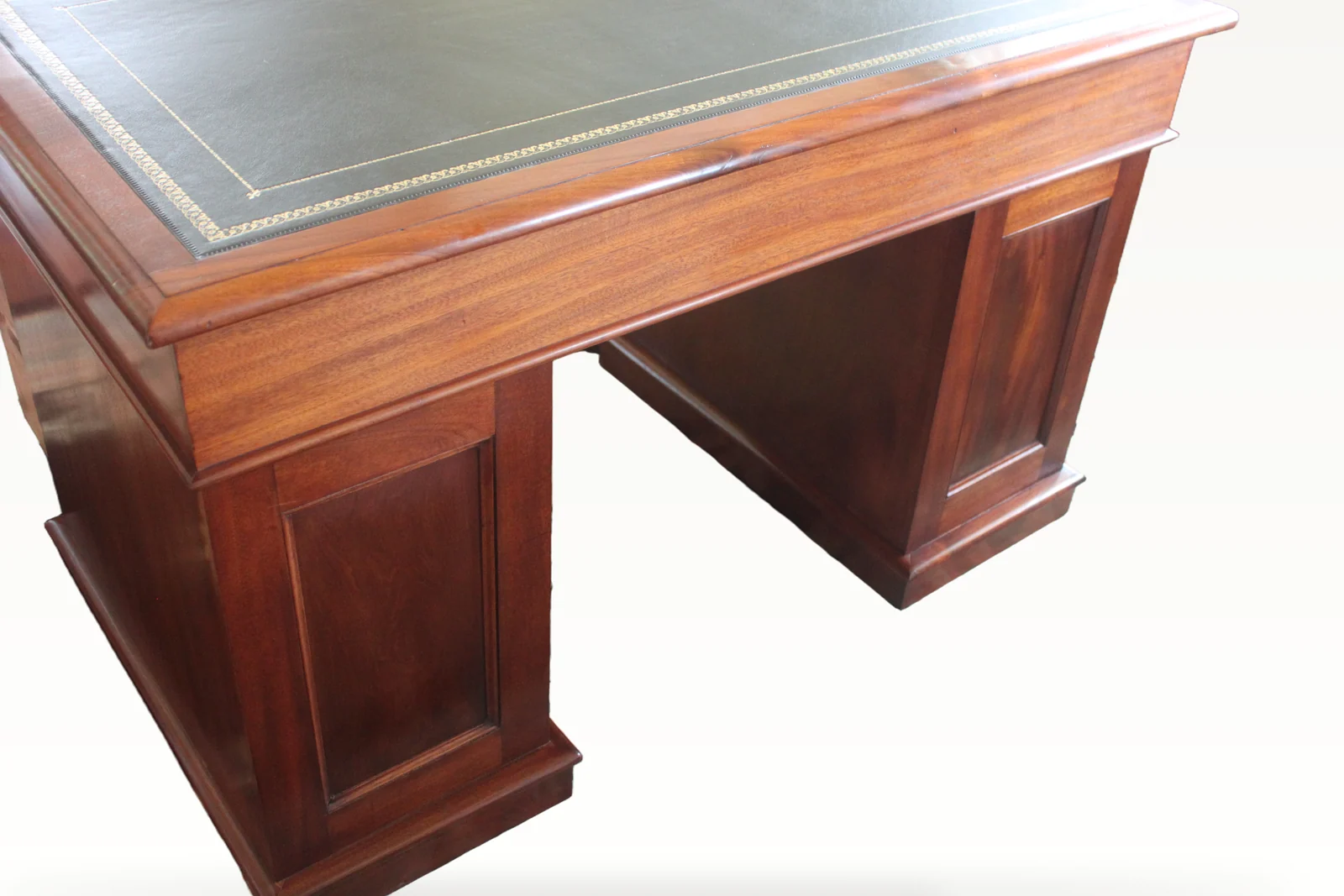 A fine quality Victorian mahogany pedestal desk. — view 6