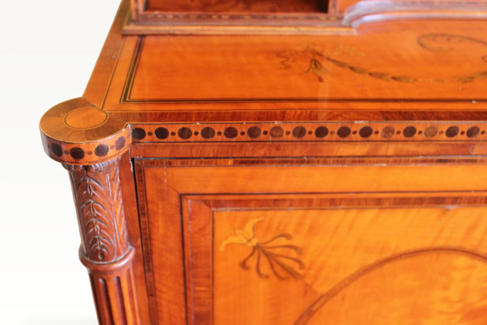 A Sheraton period satinwood inlaid cabinet — view 8