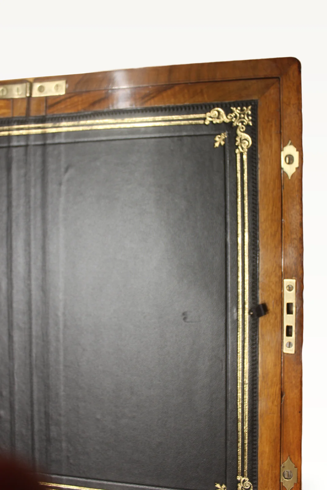 A large Victorian walnut and brass edged writing slope with secret drawers 4905 — view 10
