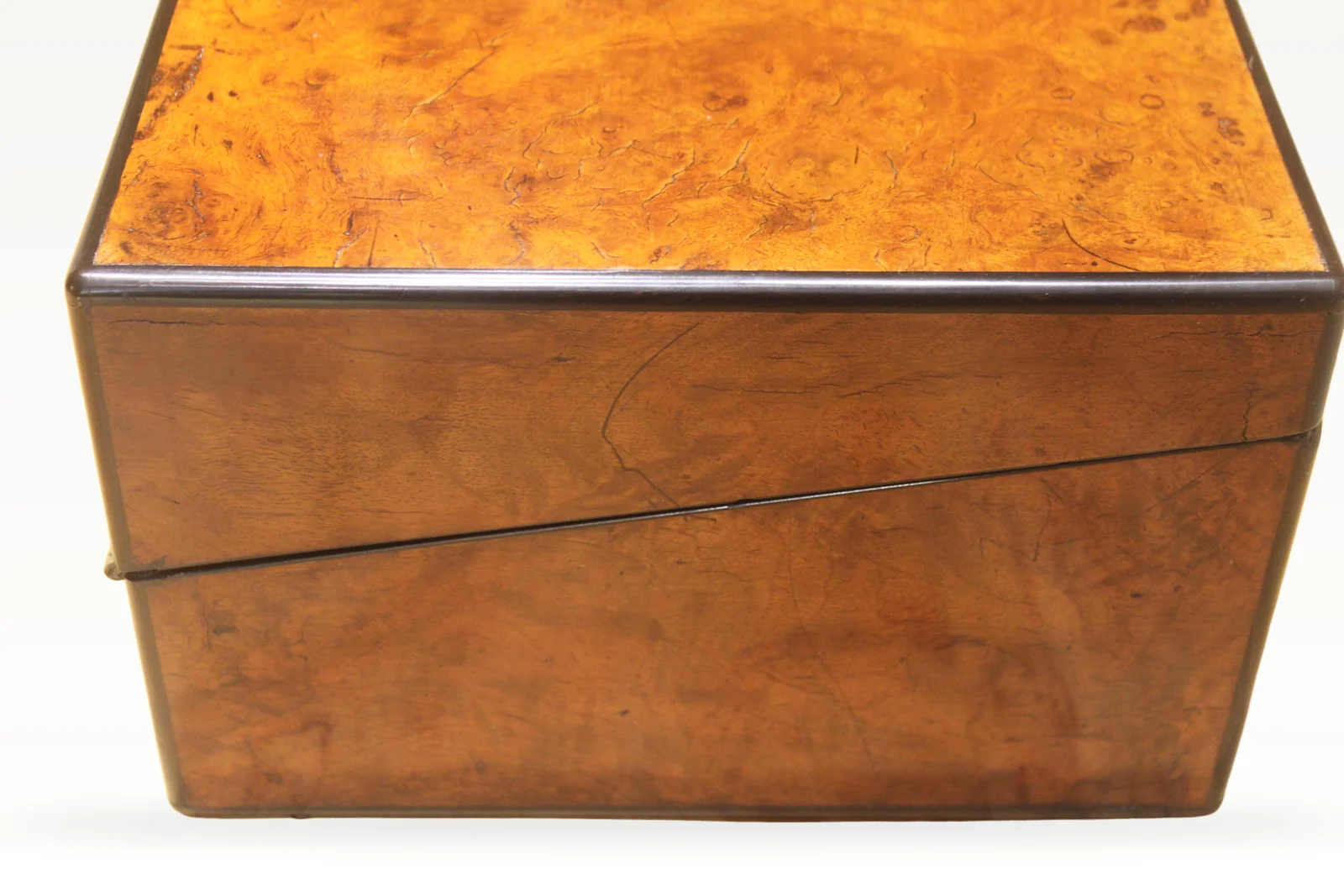Burr walnut writing slope with secret drawers and Bramah lock — view 5