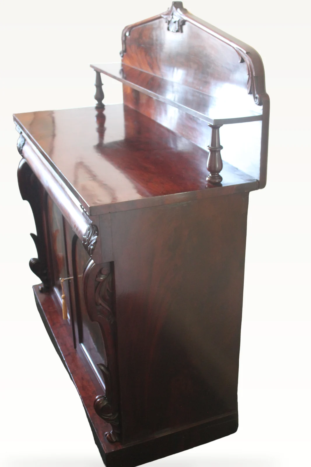 An early Victorian mahogany two-door chiffonier. — view 6
