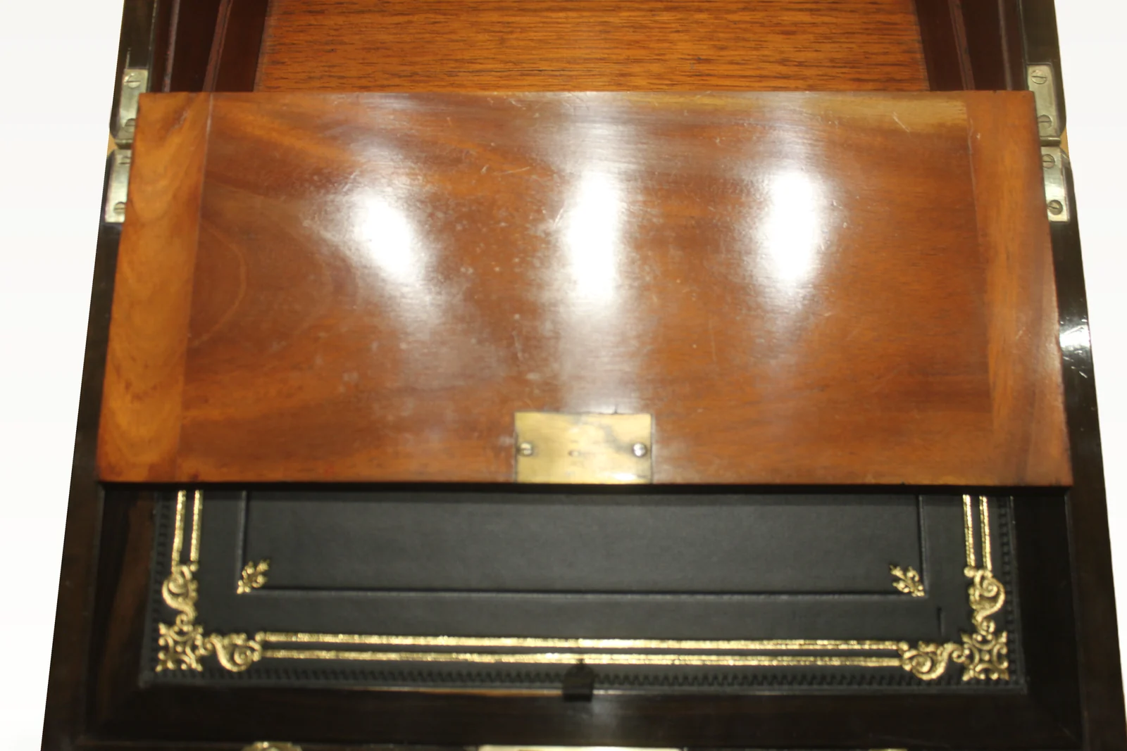 Victorian figured walnut writing slope with Bramah lock and keys 4910 — view 12