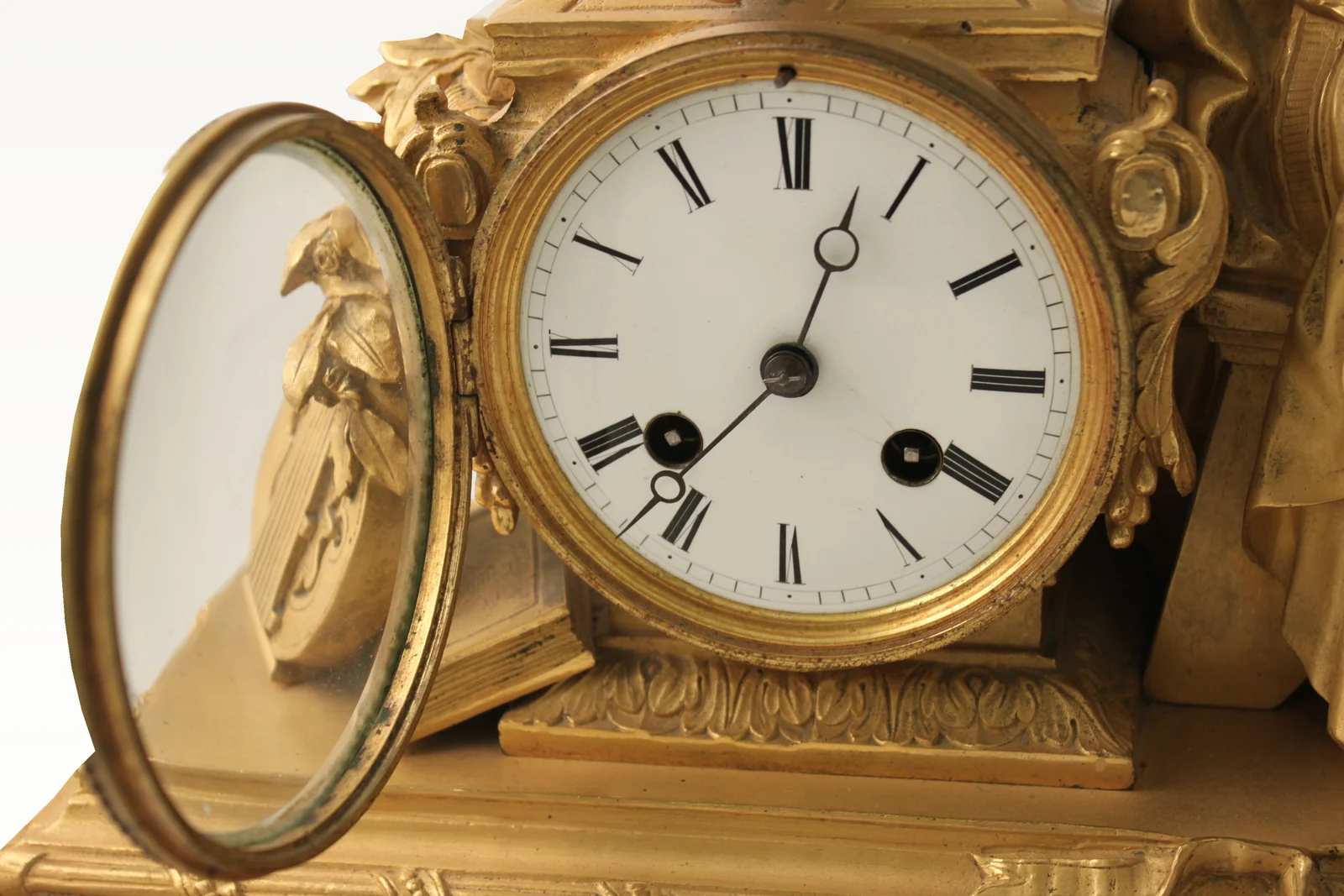 Early 19th century ormolu mantel clock — view 4